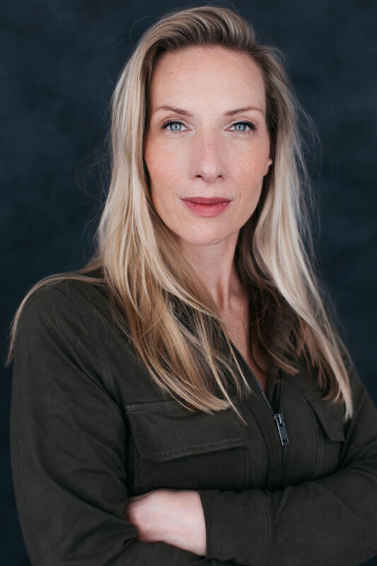 Annemieke, bij Hebbes casting bureau